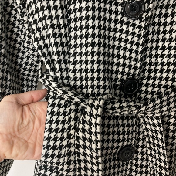 Talie Houndstooth Button Down Belted Coat - Picture 4 of 6
